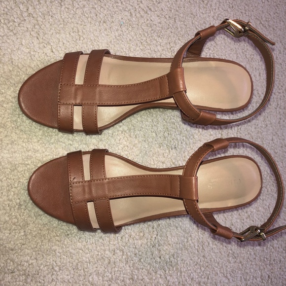 Charles David Wedges in tan - Picture 3 of 3